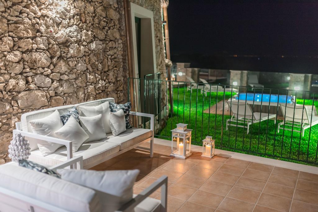 Sparviero Luxury Suites Taormina Buitenkant foto