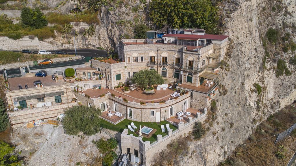 Sparviero Luxury Suites Taormina Buitenkant foto