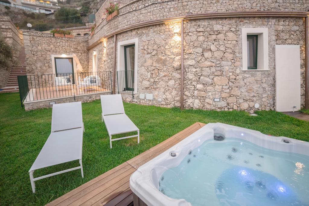 Sparviero Luxury Suites Taormina Buitenkant foto