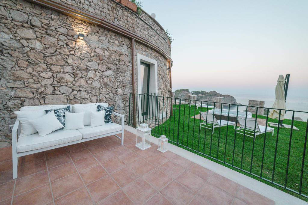 Sparviero Luxury Suites Taormina Buitenkant foto